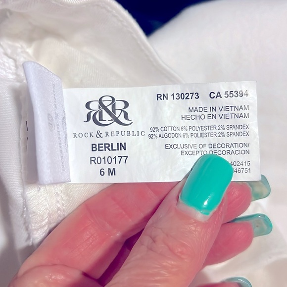Rock & Republic White Denim Jeans - Picture 6 of 6